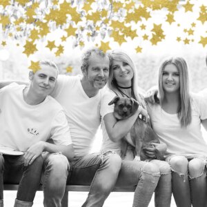 Family Portrait Photo Shoot - Christmas Gift Certificate - Instant Delivery